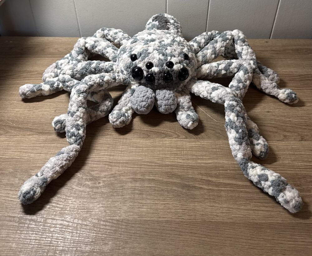 Huge Crochet spider animals toys plushie amigurumi, Grey And White